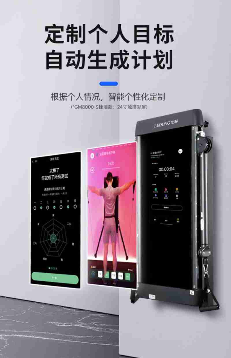 游客正在千佛洞许愿墙上挂许愿牌 (央广网发 罗佳妮 摄)